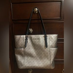 Michael Kors silver tote bag in new condition!